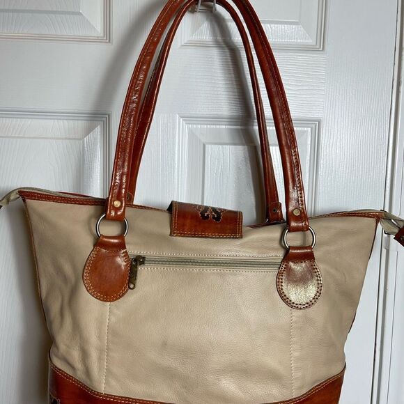 Beauty from Ashes leather shoulder bag made in SirLanka khaki & Tan tool prints - Picture 4 of 14